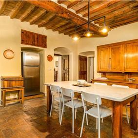 8 Bedroom Villa with Pool near Certaldo, Tuscany, Sleeps 14 - 15